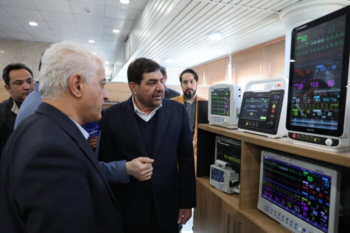 دکتر مخبر و بازدید